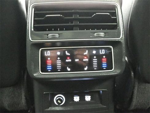 Used 2019 Audi Q8 Prestige image 15