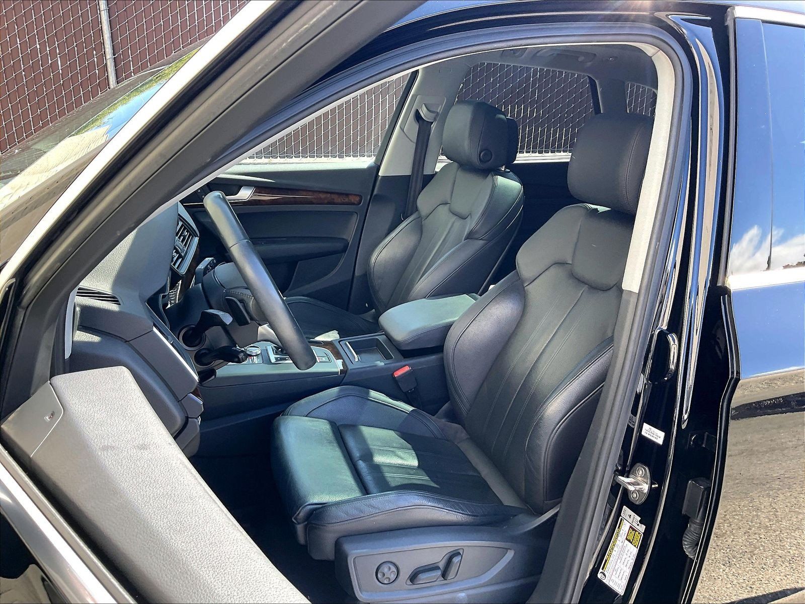 Used 2018 Audi Q5 2.0T Premium Plus w/ Premium Plus Package AWD/4WD image 24