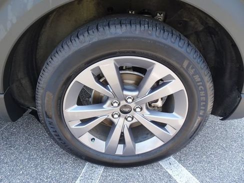 Used 2022 Ford Explorer XLT w/ Equipment Group 202A RWD image 36