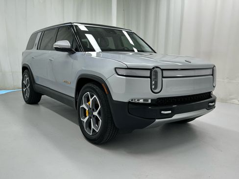Used 2024 Rivian R1S Adventure Quad AWD/4WD image 1