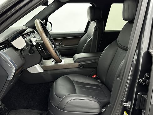 Used 2025 Land Rover Range Rover Long Wheelbase SE image 17