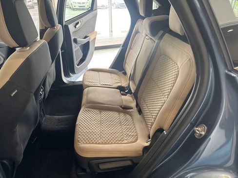 Used 2020 Ford Escape SE FWD image 23