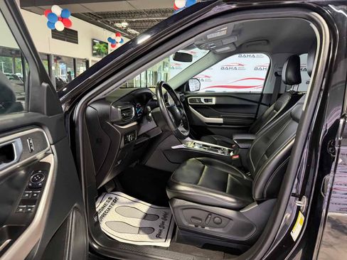 Used 2023 Ford Explorer XLT w/ Equipment Group 202A AWD/4WD image 30