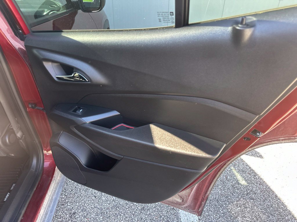 Used 2025 Chevrolet Trax RS w/ Driver Confidence Package FWD image 27