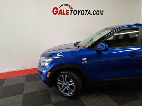 Used 2023 Kia Seltos LX image 3
