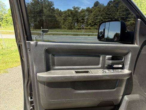 Used 2017 RAM 2500 Tradesman w/ Chrome Appearance Group AWD/4WD image 10