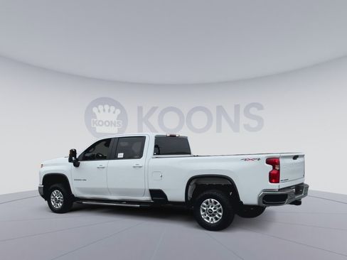 Used 2025 Chevrolet Silverado 2500 LT w/ Convenience Package AWD/4WD image 2