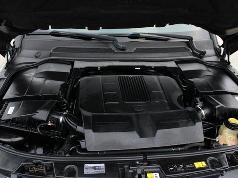 Used 2016 Land Rover LR4 HSE Silver Edition image 51