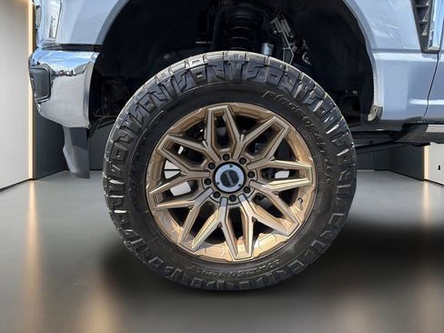 Used 2024 Ford F250 Lariat w/ Lariat Ultimate Package AWD/4WD image 9