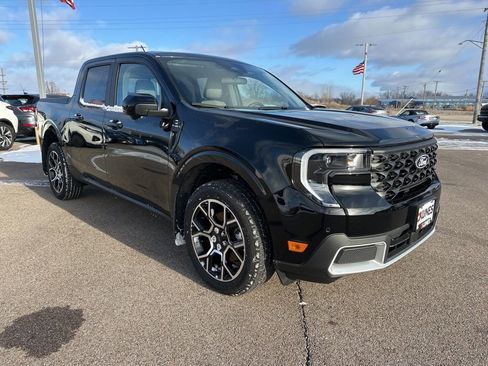 New 2025 Ford Maverick Lariat image 2