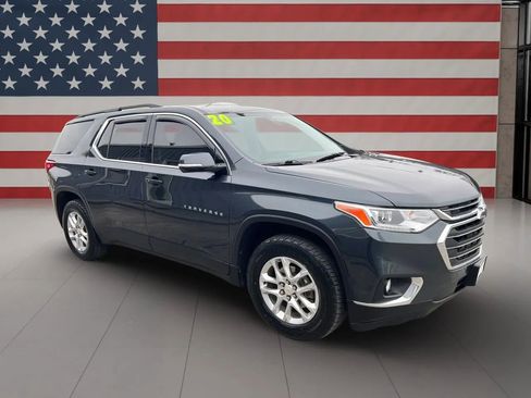 Used 2020 Chevrolet Traverse LT w/ Driver Confidence II Package image 3