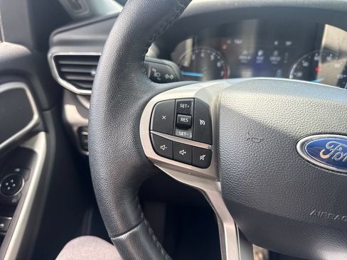 Used 2023 Ford Explorer XLT w/ Equipment Group 202A AWD/4WD image 34