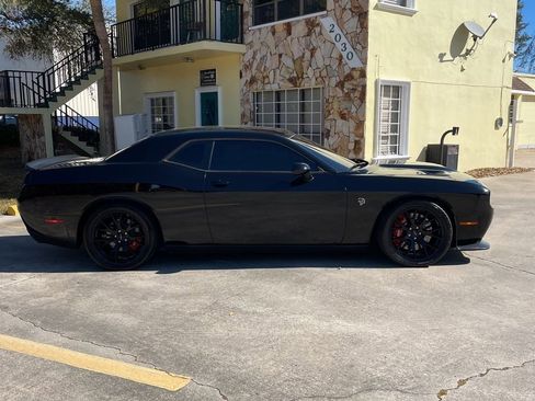 Used 2015 Dodge Challenger SRT Hellcat image 3