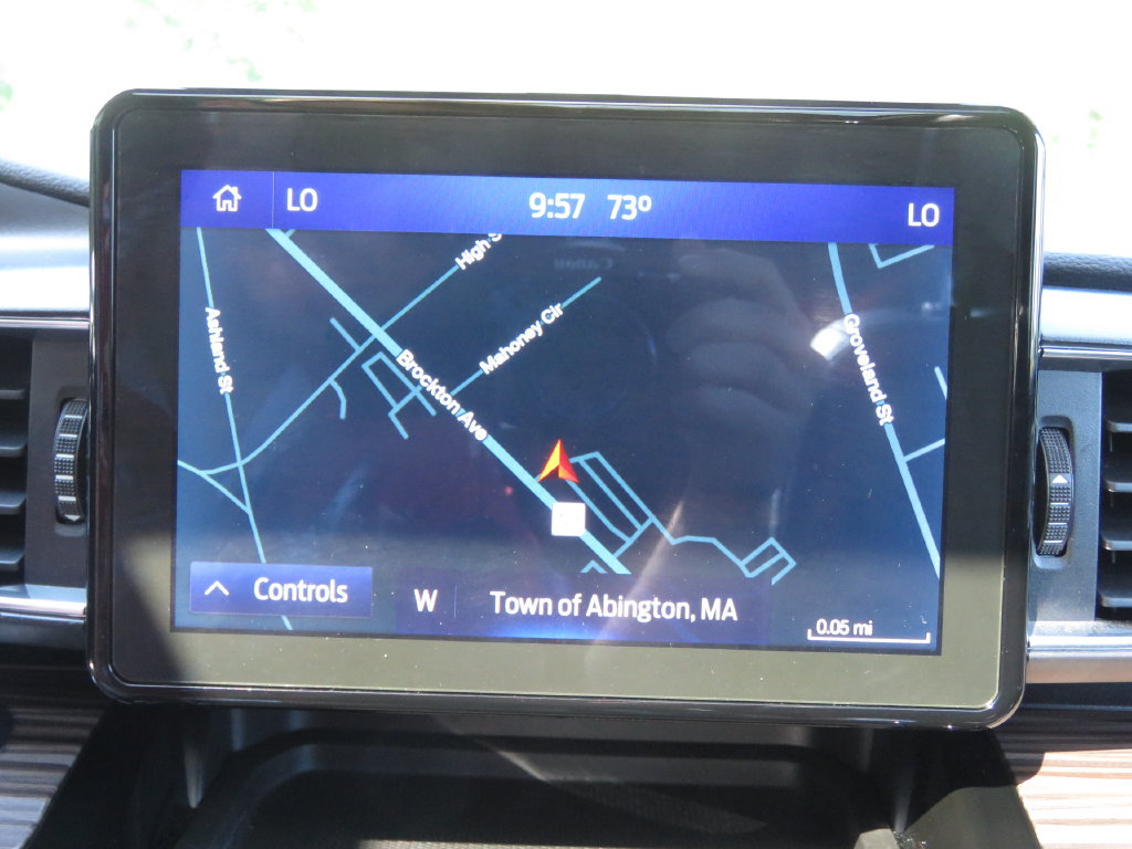 Used 2021 Ford Explorer Limited w/ Equipment Group 301A AWD/4WD image 27