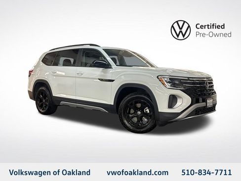 Used 2025 Volkswagen Atlas Peak Edition SE AWD/4WD image 1