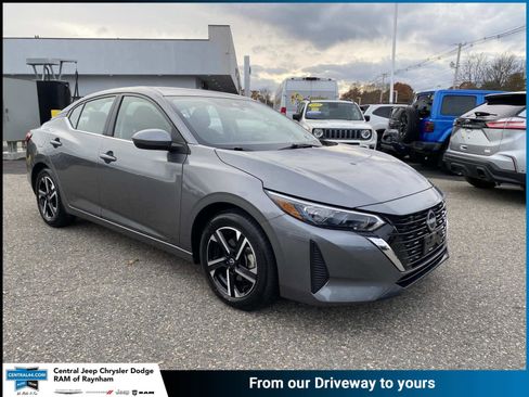 Used 2024 Nissan Sentra SV image 1
