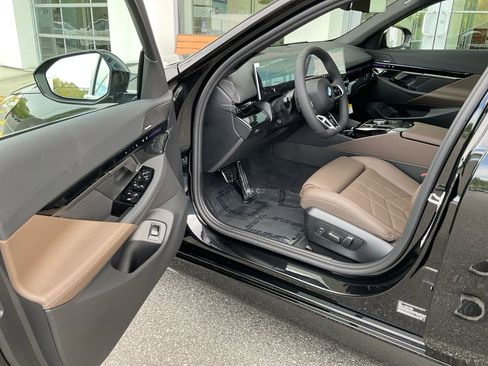 New 2026 BMW 530i RWD image 31