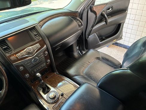 Used 2017 INFINITI QX80 4WD w/ Driver Assistance Package image 19