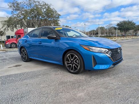 Used 2024 Nissan Sentra SR w/ Trunk Package image 2