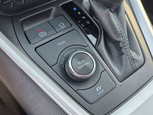 Certified 2025 Toyota RAV4 LE AWD/4WD image 23