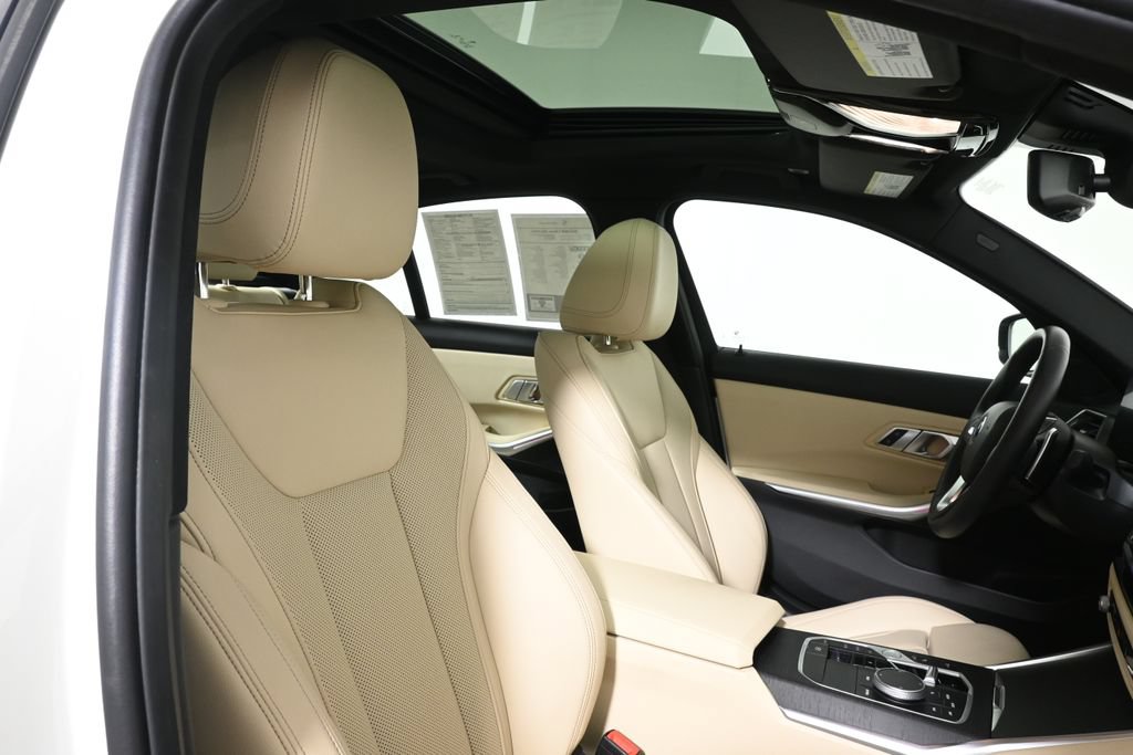 Certified 2023 BMW 330i xDrive Sedan w/ Driving Assistance Package AWD/4WD image 28