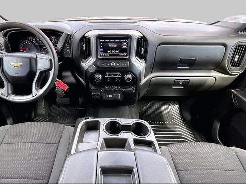 Used 2022 Chevrolet Silverado 2500 Custom w/ Custom Value Package AWD/4WD image 15