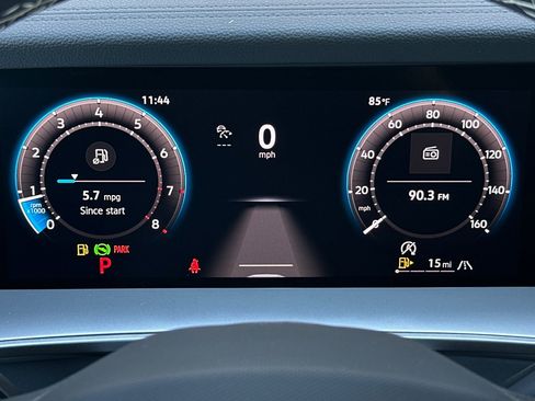 New 2025 Volkswagen Tiguan SE image 24