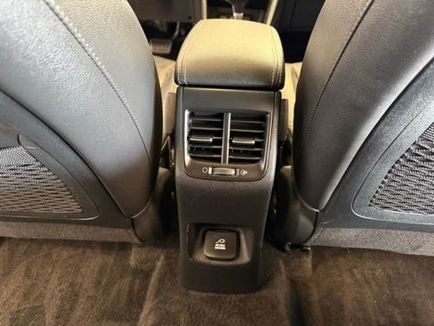 Used 2018 Kia Niro EX w/ EX Premium Package image 24