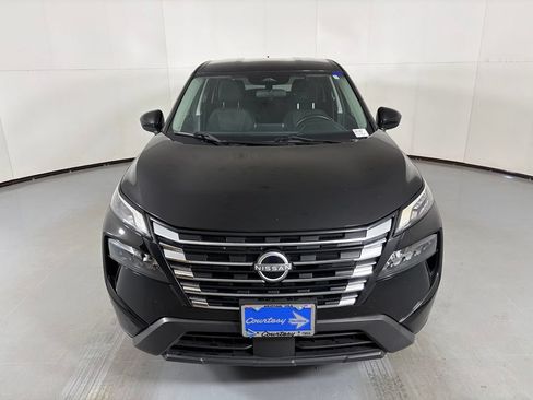 Used 2024 Nissan Rogue SV FWD image 3