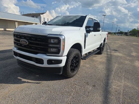 Used 2023 Ford F250 XLT w/ Black Appearance Package AWD/4WD image 3