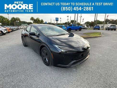 Used 2024 Toyota Prius LE image 1
