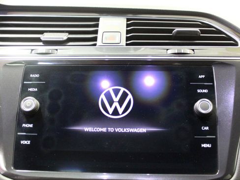 Used 2022 Volkswagen Tiguan SE R-Line AWD/4WD image 14