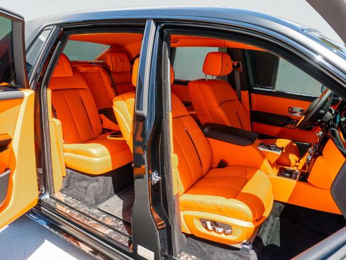 Used 2026 Rolls-Royce Phantom Sedan RWD image 59
