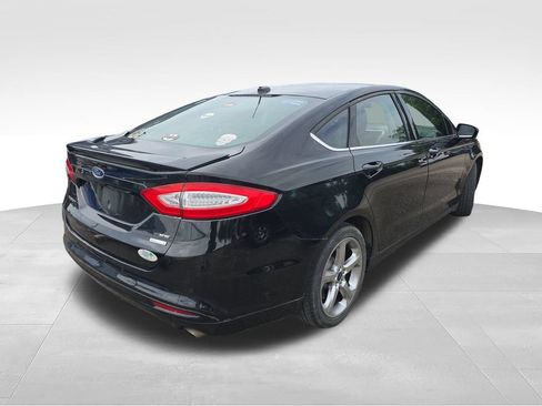 Used 2016 Ford Fusion SE FWD image 6