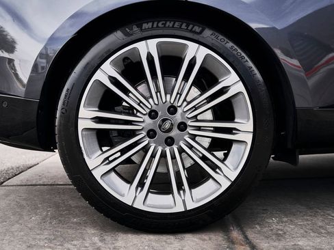 Used 2025 Land Rover Range Rover SE AWD/4WD image 18