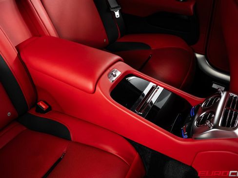 Used 2019 Rolls-Royce Wraith RWD image 37