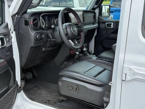 Used 2024 Jeep Wrangler Unlimited Rubicon w/ Capability Package AWD/4WD image 14