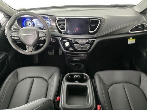 New 2026 Chrysler Pacifica Select FWD image 18
