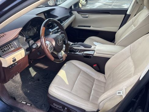 Used 2016 Lexus ES 350 w/ Luxury Package w/Wood Trim image 10