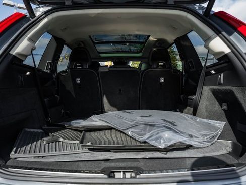 Used 2022 Volvo XC90 T5 Momentum w/ Advanced Package image 10