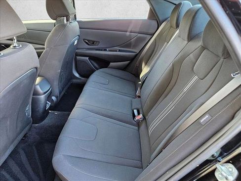 Certified 2025 Hyundai Elantra Sport image 19