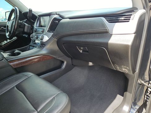 Used 2019 GMC Yukon SLT w/ Open Road Package AWD/4WD image 28