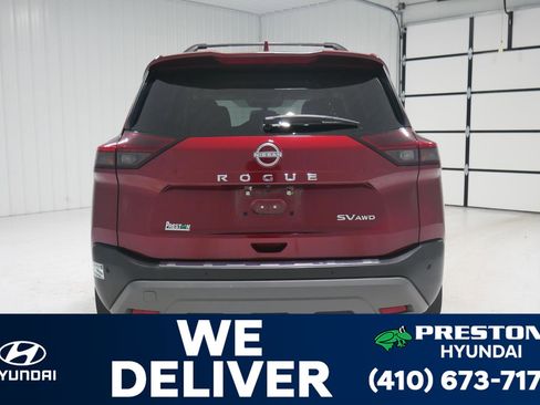 Used 2023 Nissan Rogue SV image 6