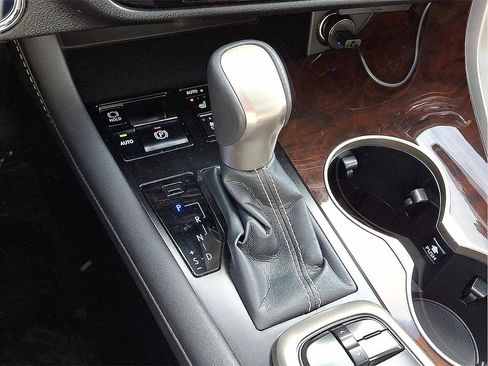 Used 2018 Lexus RX 450h AWD image 12