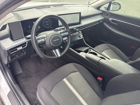 Used 2025 Hyundai Sonata SEL FWD image 4