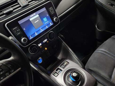 Used 2023 Nissan Leaf S image 27