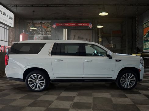 Used 2021 GMC Yukon XL Denali w/ Denali Ultimate Package image 8