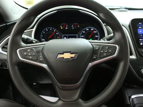 Used 2022 Chevrolet Malibu LS FWD image 11