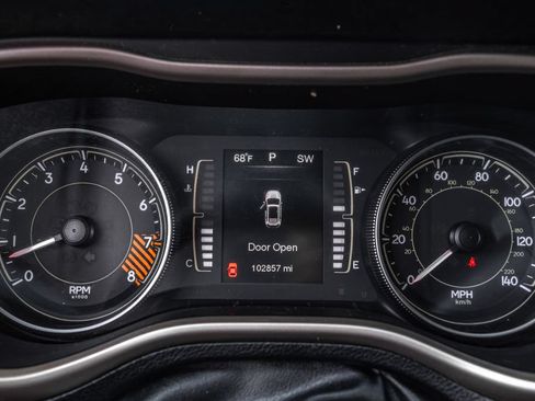 Used 2014 Jeep Cherokee Latitude FWD image 24