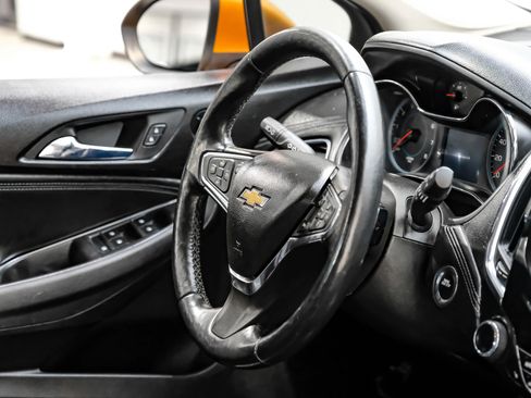 Used 2017 Chevrolet Cruze Premier w/ Enhanced Convenience Package FWD image 12